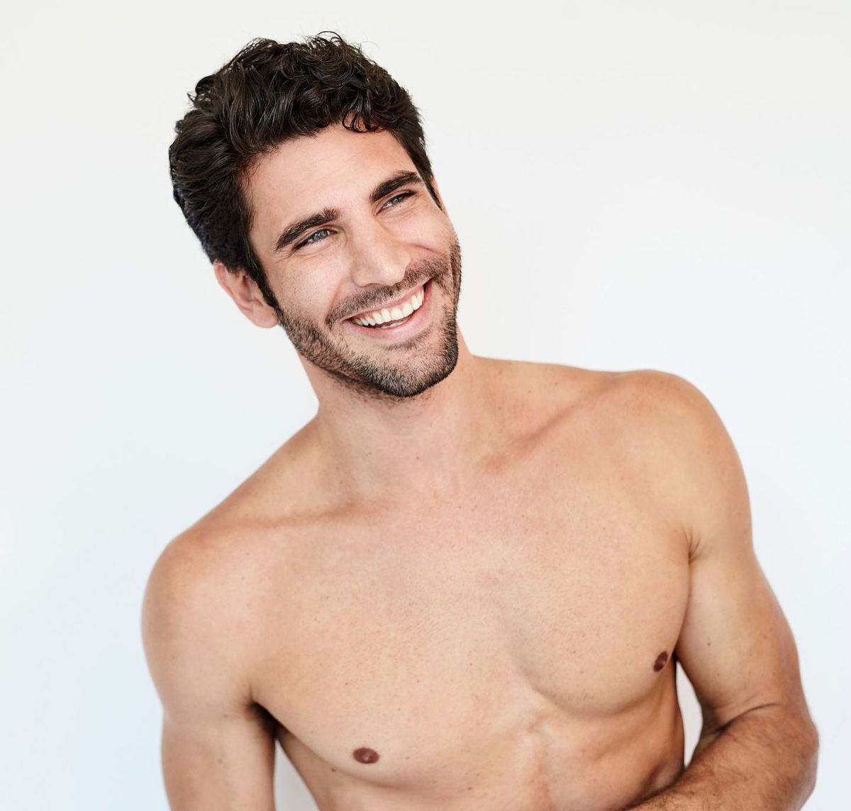The smartest grooming decision a man in Dubai can make takes about six sessions.